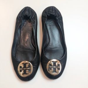 TORY BURCH - Reva ballerina black and gold flats